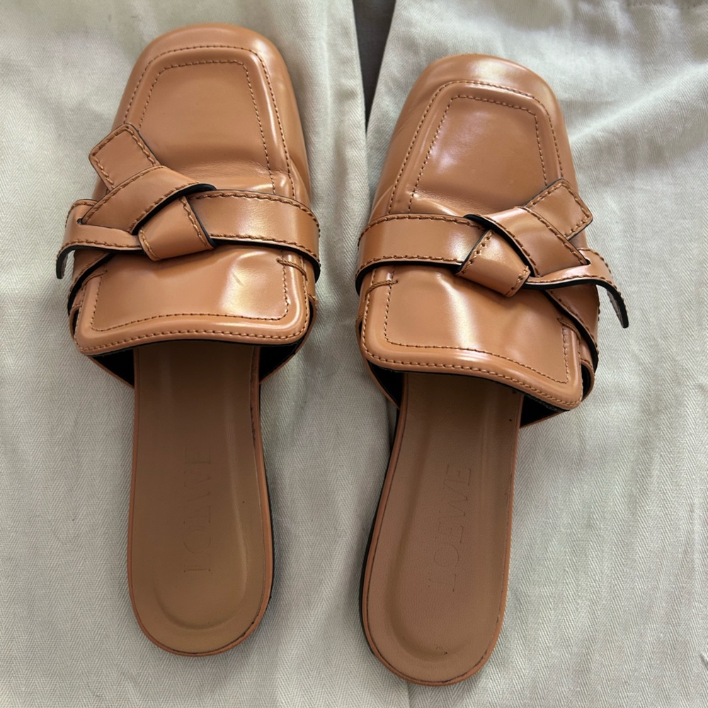 Loewe “Gate” Knotted Leather Flat Slip Mules in natural tan/brown size 37 / US 7